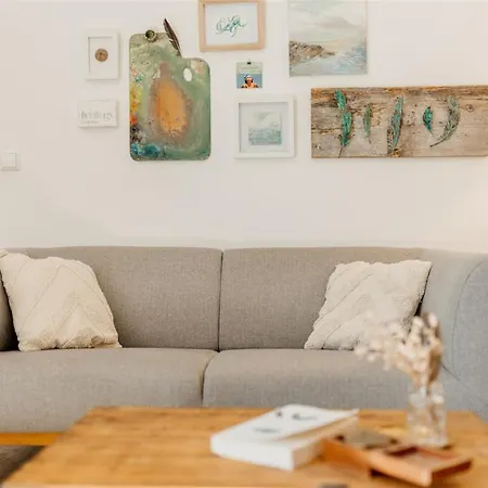 Holiday home Pero -an Artists