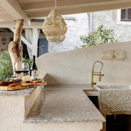 Pero -an Artists Holiday home