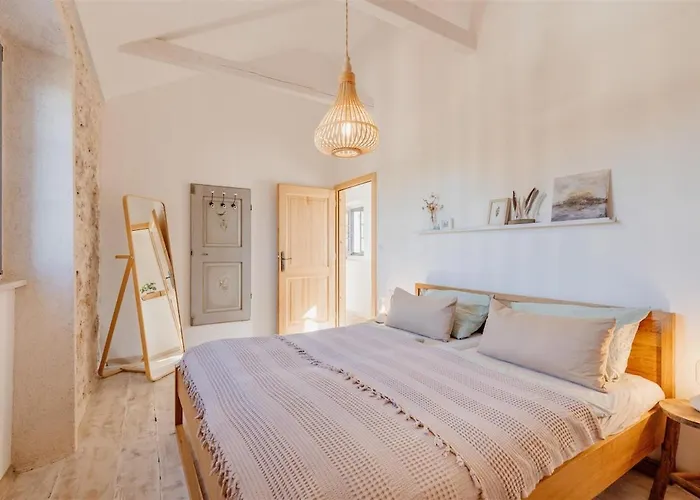 Ferienhaus Pero -an Artists *