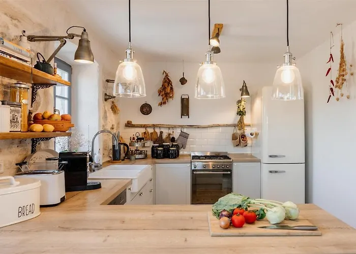 Ferienhaus Pero -an Artists Ždrelac