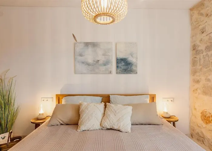 Nyaraló Pero -an Artists