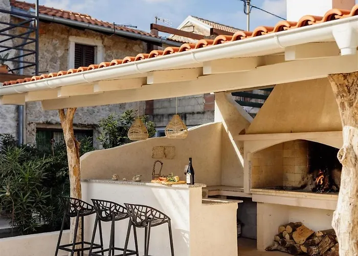 Pero -an Artists Nyaraló *