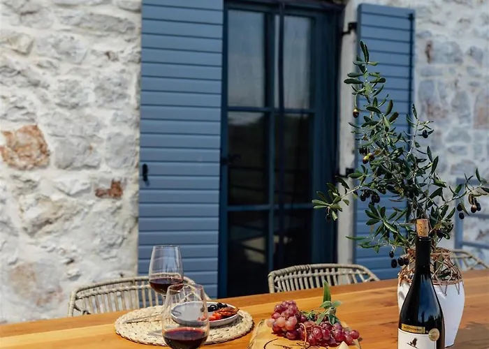 Pero -an Artists Nyaraló Ždrelac