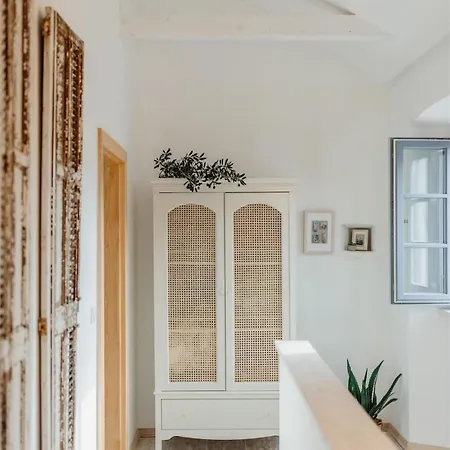 Pero -an Artists بيت للعطل Ždrelac