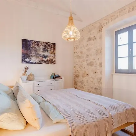 Pero -an Artists Ždrelac