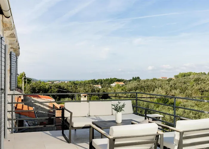 펜션 Pero -an Artists Ždrelac